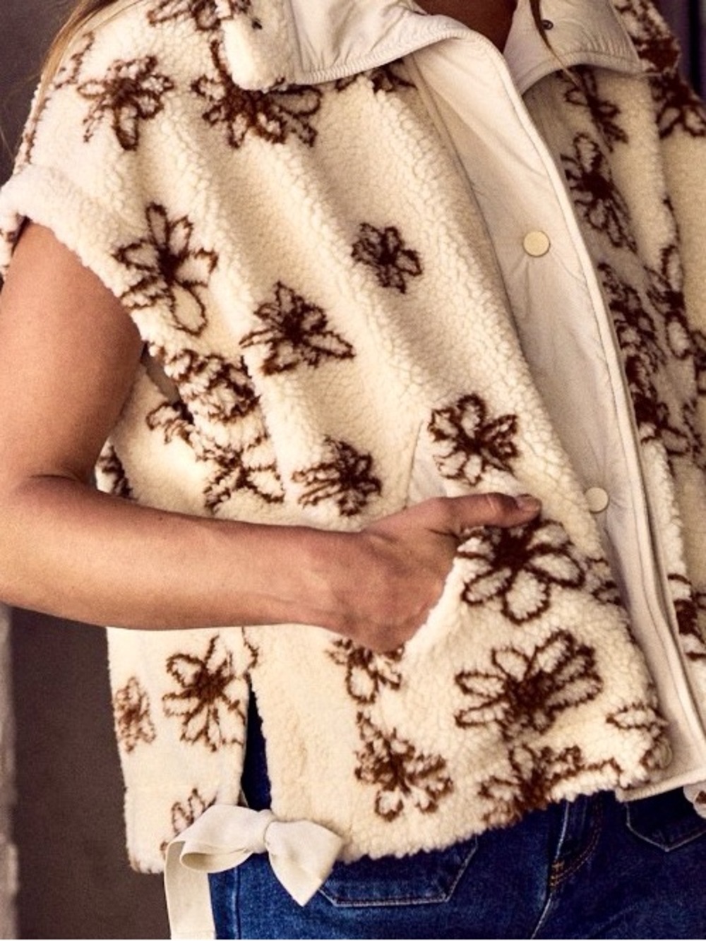 🌼 SO ME Flower Sherpa Fur Oversized Sleeveless Vest Jacket- Brown - Picture 6 of 11